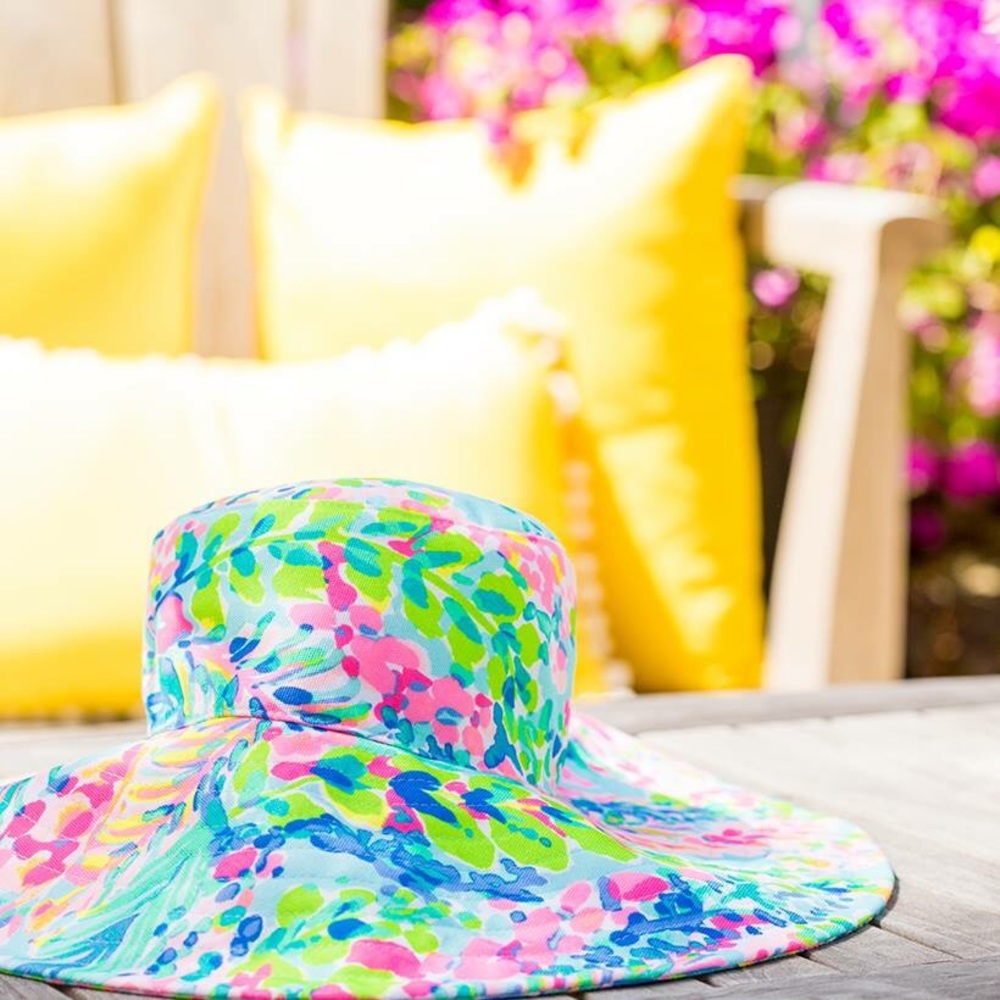 NWT Lilly Pulitzer Sun Hat in Catch the Wave